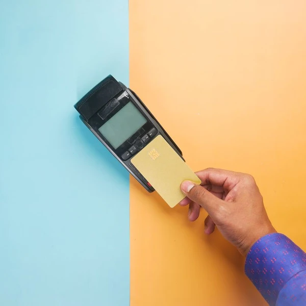 Contactless Smart Card Technology Explained: How RFID, NFC and UHF RFID Work & Where Each Is Used